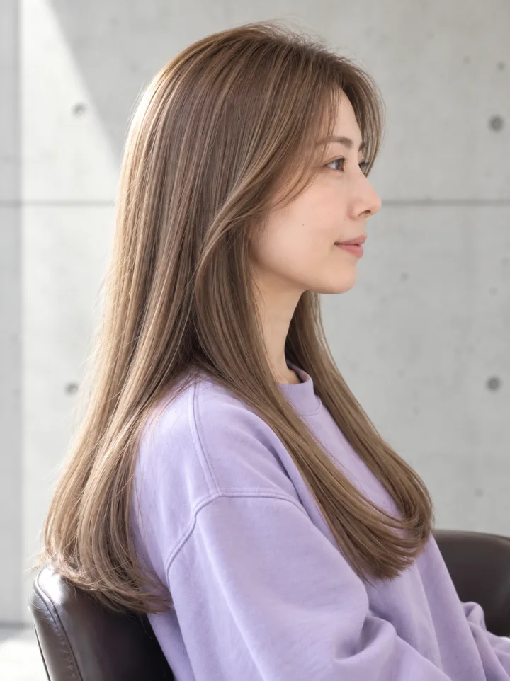 艶のあるストレートの韓国風ロングのスタイルイメージ